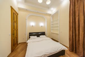 Квартира Best Rent. Квартира возле Арена Сити и Крещатика 12