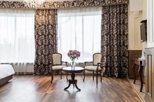 Печерский 25