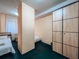 Возле метро Вокзальная на ул. Богдановская 16